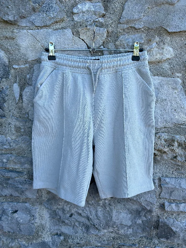 Beige shorts  12y (152cm)